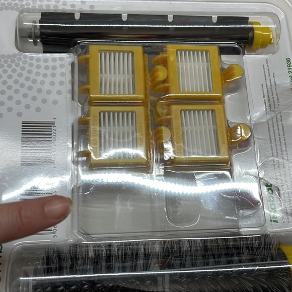 IRobot Roomba Replenishment Kit cleaning tool brushes filter - Picture 4 of 9